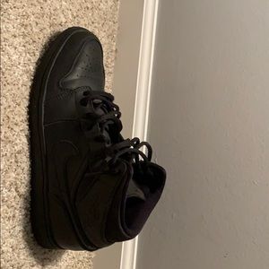 Jordan 1 (black)